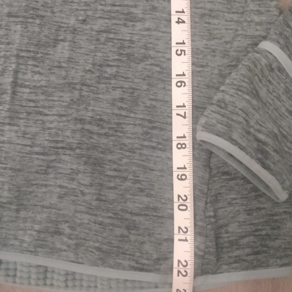 NIKE RUNNING THERMAL DRI-FIT LADIES GREEN COWL  NECK SWEATSHIRT W/THUMBHOLES - Picture 8 of 8